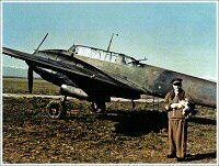 Il Capitano Aramis Ammannato davanti ad uno dei tre Bf.110 
