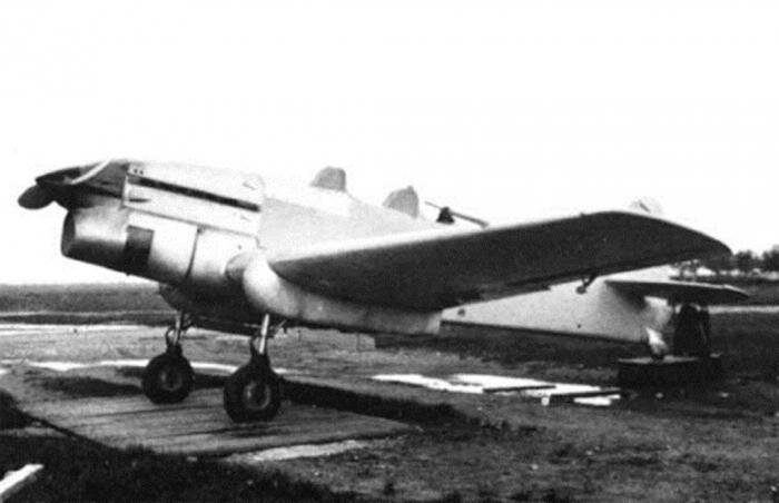 Il CANSA Fc.12 in uno stadio avanzato di costruzione