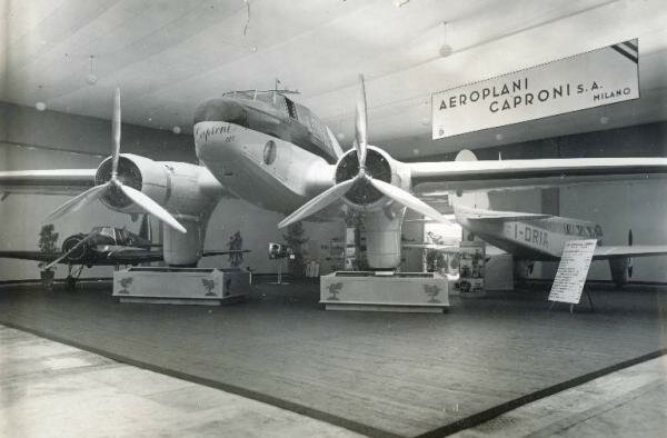 Milano, ottobre 1935. Il Ca.308 I-DRIA esposto nel I Salone Aeronautico Internazionale
